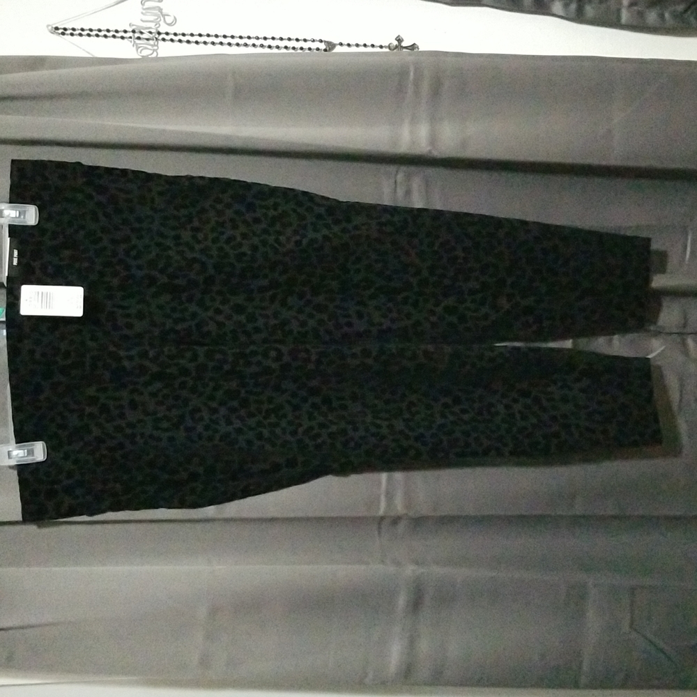 Torrid size 1 cheetah pixie pant
